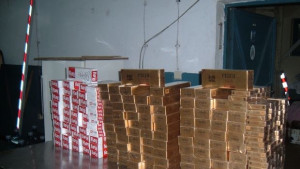 Задържаха румънец с фалшиви цигари