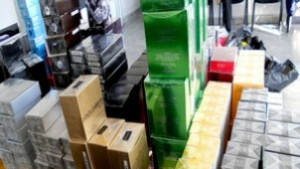 500 парфюмаменте зад калниците на автобус откриха на Капитан Андреево