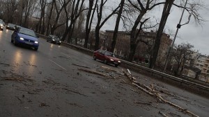 Жълт код в цялата страна за силен вятър и гръмотевични