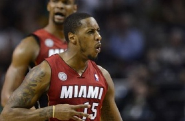 Маями оцеля в Бостън и продължи серията си