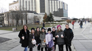 Малки балерини събират пари за да представят България на международен