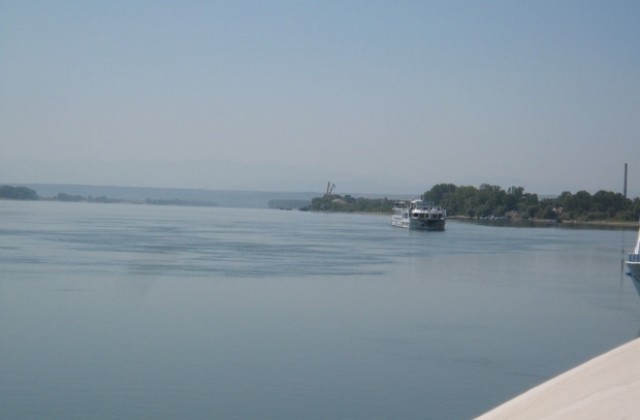 Дунав залива на места българския участък