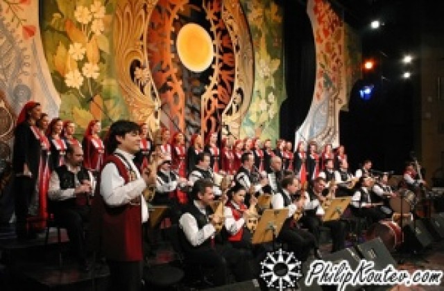 Ансамбъл „Филип Кутев“ представя „Българско“ в Разград