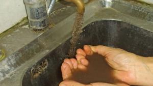 Протести срещу скъпа и некачествена вода