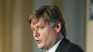 Лопез Фокусирайте се върху младежката безработица и подкрепа на малкия