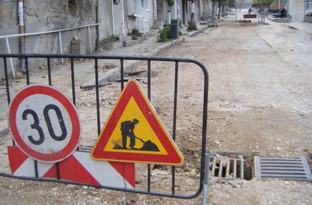 Затварят Независимост за три часа, цялостното преасфалтиране започва през май