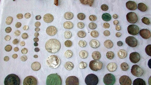 Иззеха старинни монети от дом в село Микрево