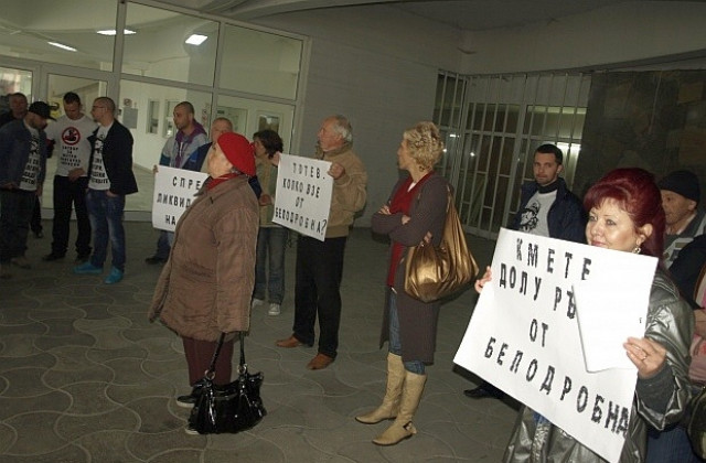 Лекари срещу на кмета на Пловдив заради затваряне на болница