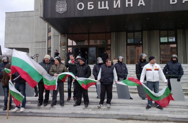 “Варненци за Варна”: Неуспели кандидат-кметове стоят зад окупацията на общината