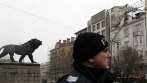 Затвориха след сигнал за бомба Търговския център срещу Съдебната палата