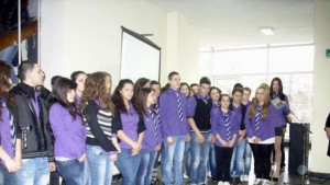 Изложбабазар подредиха в гимназията по строителство парите отиват за фитнес