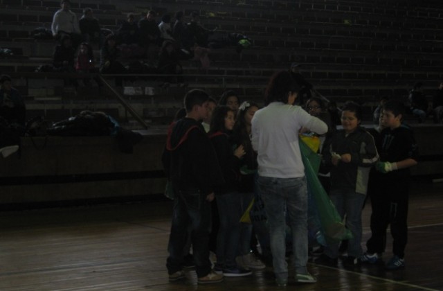 Отборът на ОУ „Евлоги Георгиев спечели състезанието по Чистознание