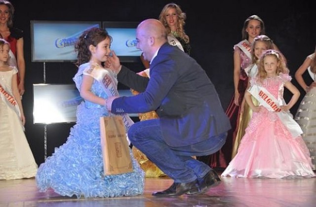 4-годишна  стана лице на Банско