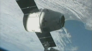 Драгон се връща на Земята с ден покъсно