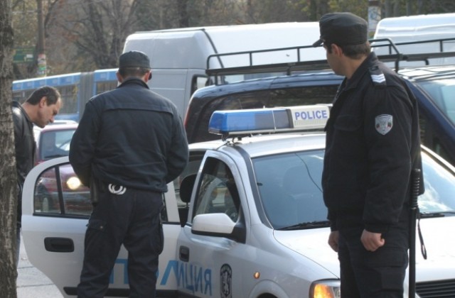 Разбиха магазин и заведение за бързо хранене на ул. Солун в Кюстендил