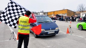 Атрактивни дами въртяха волана на рали във В Търново