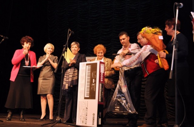 Камерна група за обработен фолклор при НУМСИ „Широка лъка“ с приз на кмета
