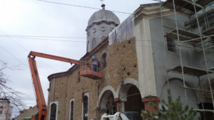 Ремонтът на горнооряховската църква Св Троица приключва през април