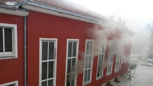 Стара електрическа инсталация е подпалила Военния клуб