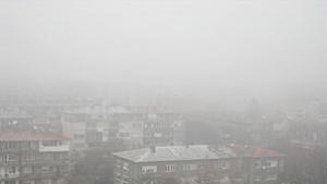 Мокри пътища валежите продължават