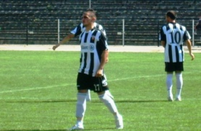 Неиграл година и половина тренира с Локо Сф, кипи усилен труд на стадиона