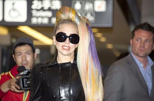 Лейди Гага ще отпразнува рождения си ден с чаено парти