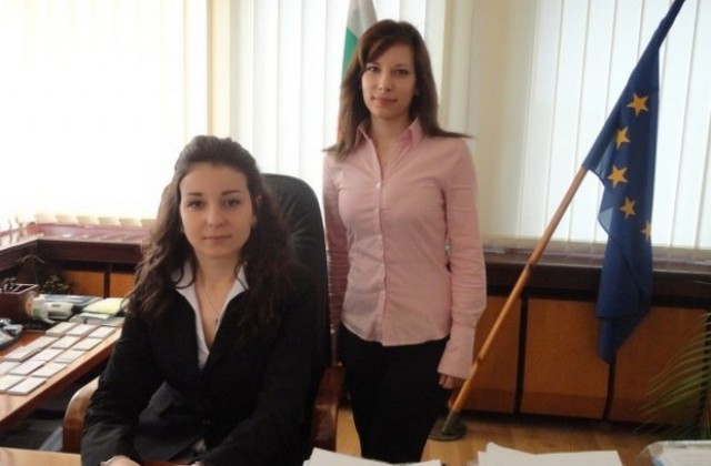 Яна и Бетина управляваха плевенска област за един ден