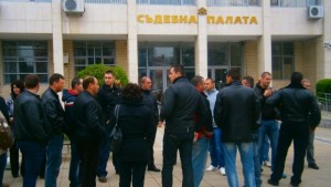 50 души подкрепиха полицая от с Баня в Благоевград 20