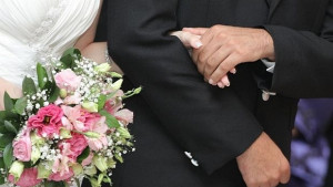 Пет двойки се венчават във Варна в Деня на лъжата