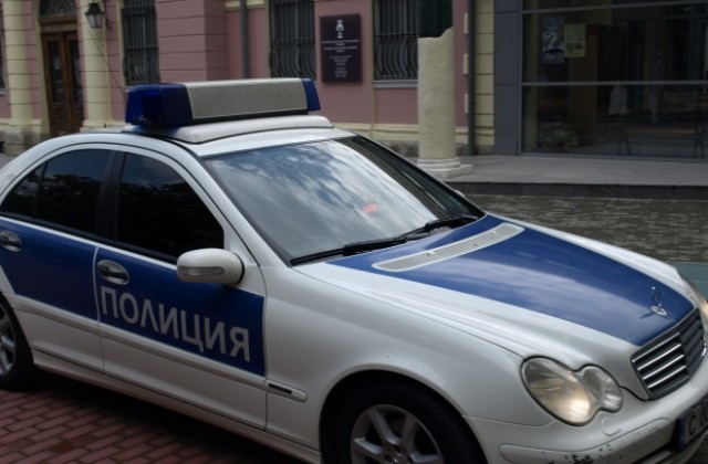 Продавач с разбита глава при обир на денонощен магазин в центъра
