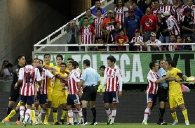 ВИДЕО: Суперкласикото в Мексико заяви най-големия Харлем шейк в историята на футбола