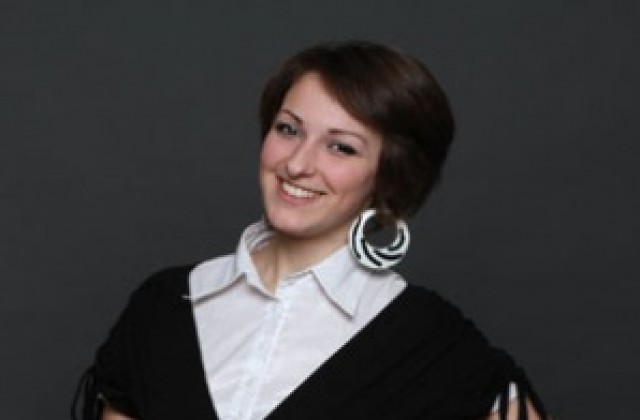 Гергана Великова спечели голямата награда на певческия конкурс в Бургас