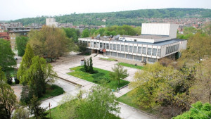 Калин Тодоров събра в книга истории за театъра в Монтана