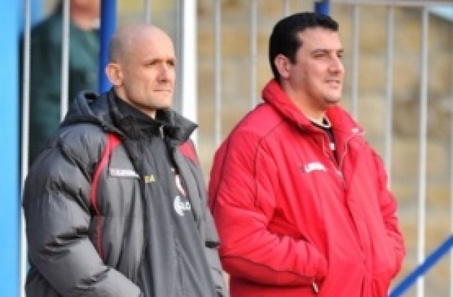 Милен Радуканов се чуди кой да смени Саша срещу Локо София