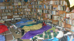 Вълшебната нощ в библиотеката омая децата