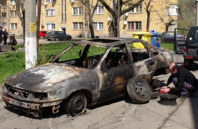 Издирват подпалвач