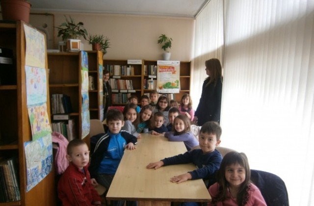 Децата от ОДЗ Славейче започнаха  маратонът на четенето в Кюстендил