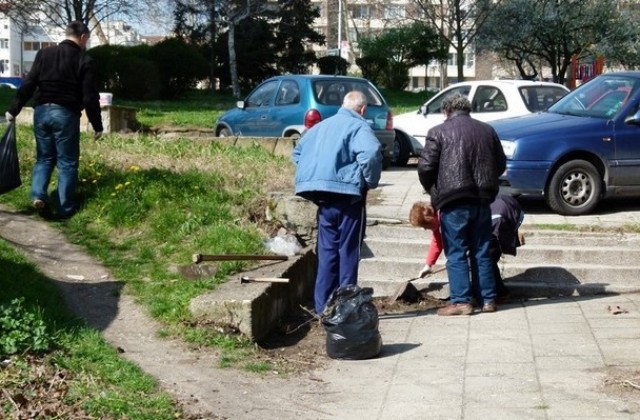 Почистването тръгна ударно