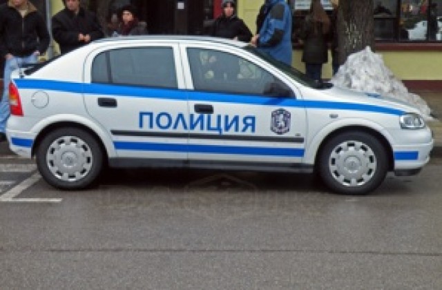 Засякоха кола с различни номера на рама и двигател