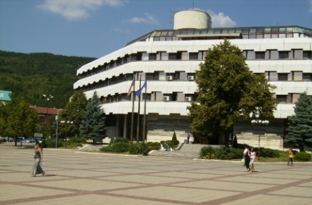 Началникът на отдел Култура в Дупница се скара на неработещите читалища