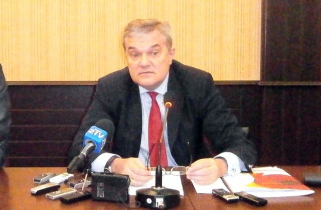 Р. Петков алармира за крупна злоупотреба с власт от служебния кабинет