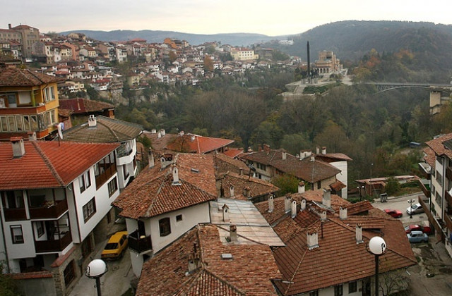 Валежите спират