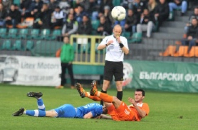 Трима фенове в ареста след мача Литекс – Левски