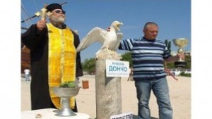 Росен Марков вдига Паметник на гларуса край плажа