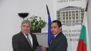 Сътрудничим си с Индонезия в образованието икономиката културата