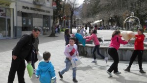 Бой с възглавници в Разлог