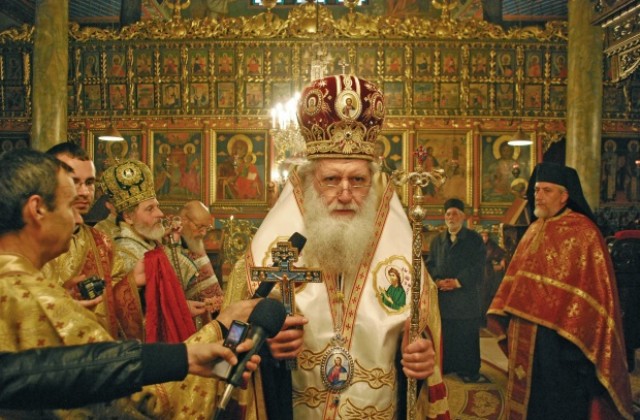 Патриарх Неофит отслужи в Русе молебен за българския народ