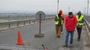 Движението на Дунав мост е само в едната лента платното