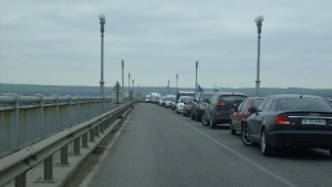 Пуснаха камионите над 10 тона отново през Дунав мост