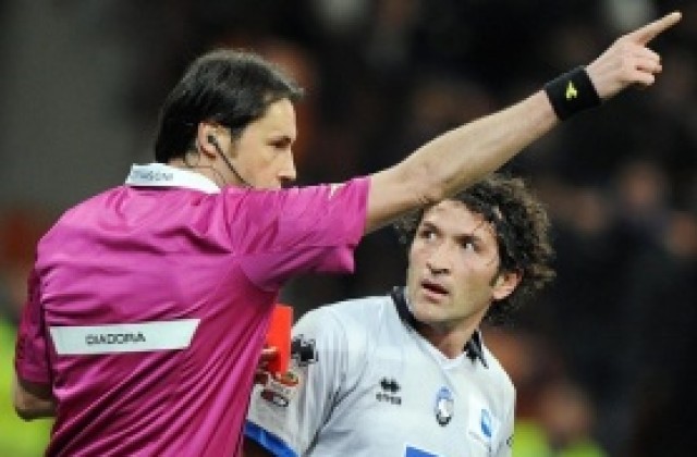 В Италия също погнаха реферите си